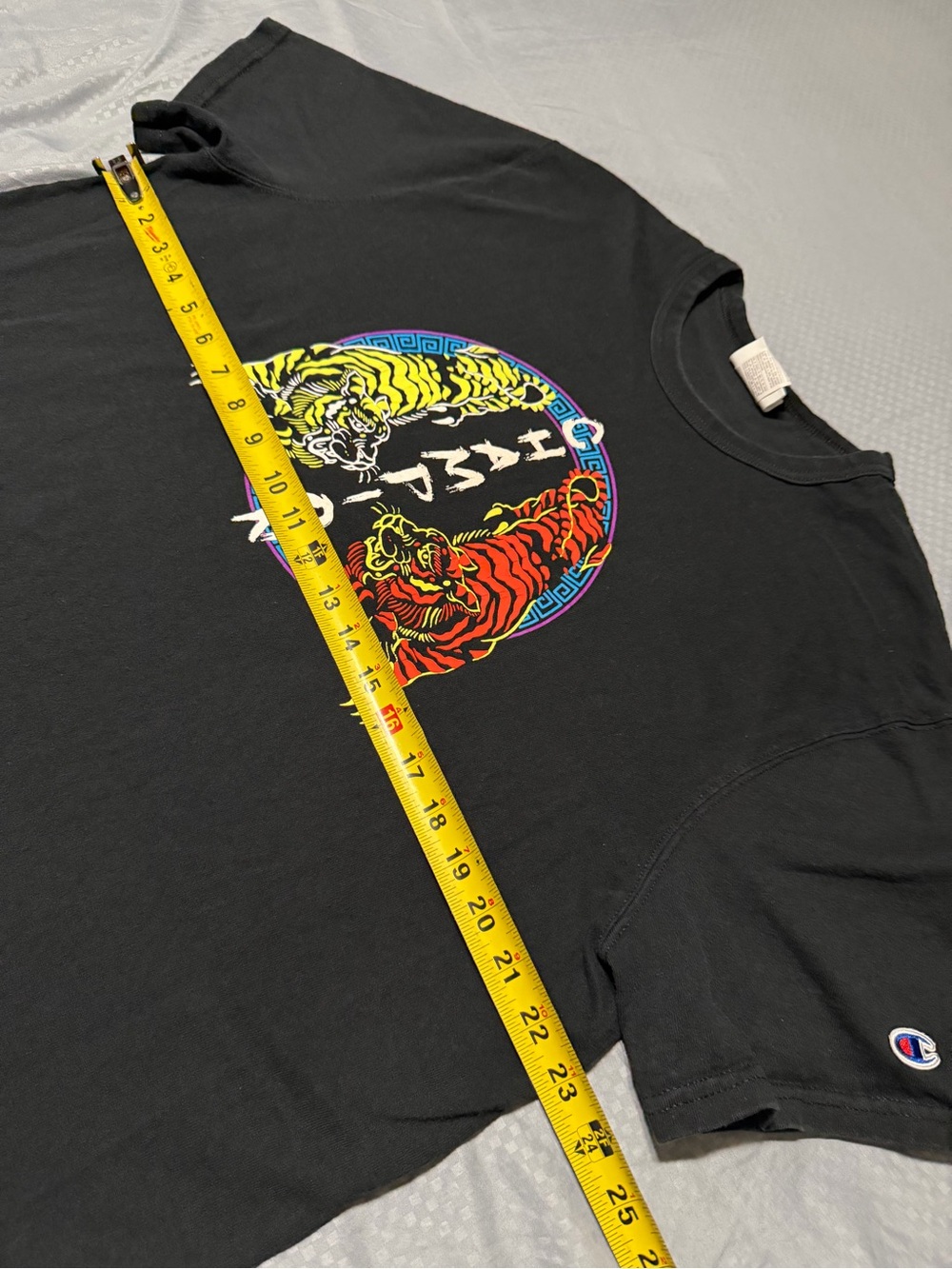 Size XL - Champion Two Tiger Black T-Shirt Short Sleeved - Picture 3 of 7